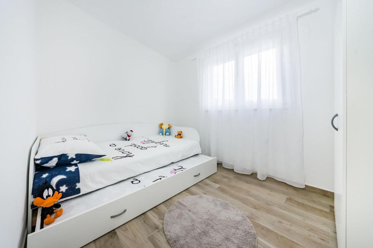 Apartmani Neva, Pridraga מראה חיצוני תמונה